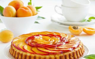 Fruit pie with ricotta Pie with canned apricots and ricotta