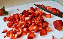 Erdbeer-Marshmallow kochen Erdbeer-Marshmallow in der Sonne